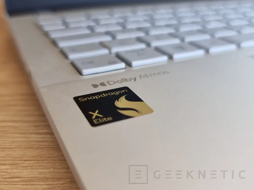 Geeknetic ASUS Vivobook S 15 Copilot+ PC Review con Snapdragon X Elite X1E-78-100  1