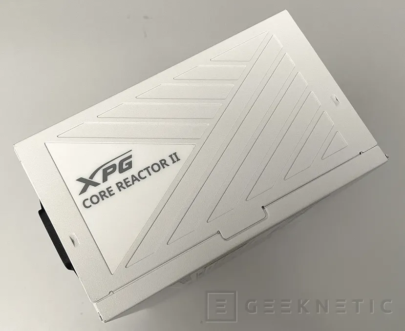 Geeknetic XPG CORE REACTOR II 850W Review 4