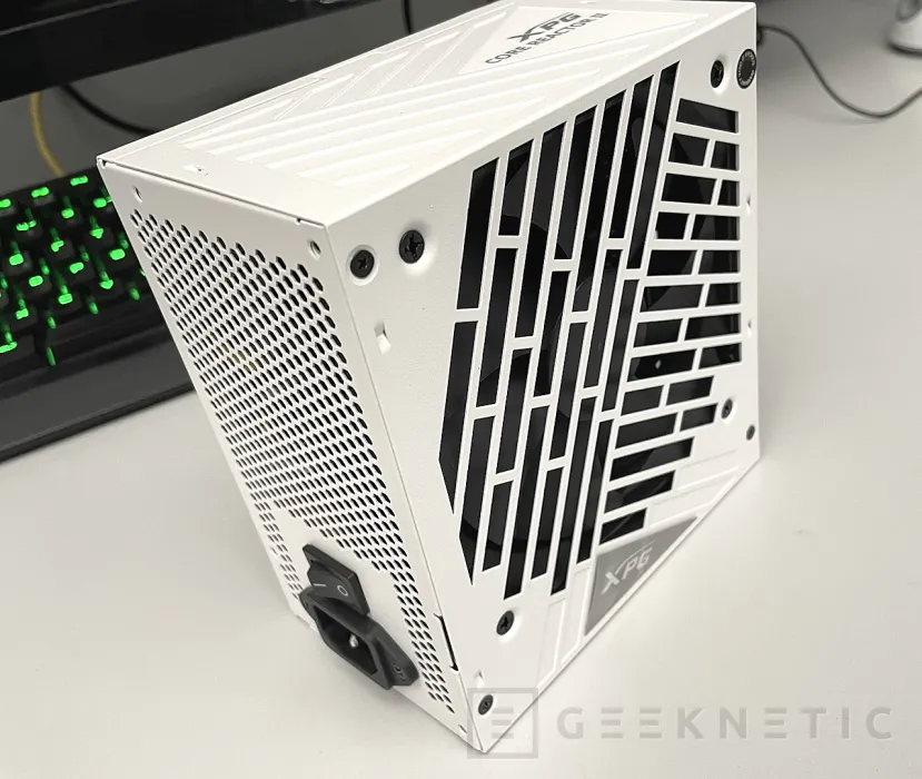 Geeknetic XPG CORE REACTOR II 850W Review 22