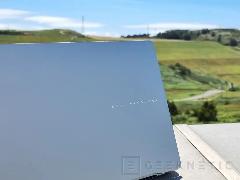 Geeknetic ASUS Vivobook S 15 Copilot+ PC Review con Snapdragon X Elite X1E-78-100  72