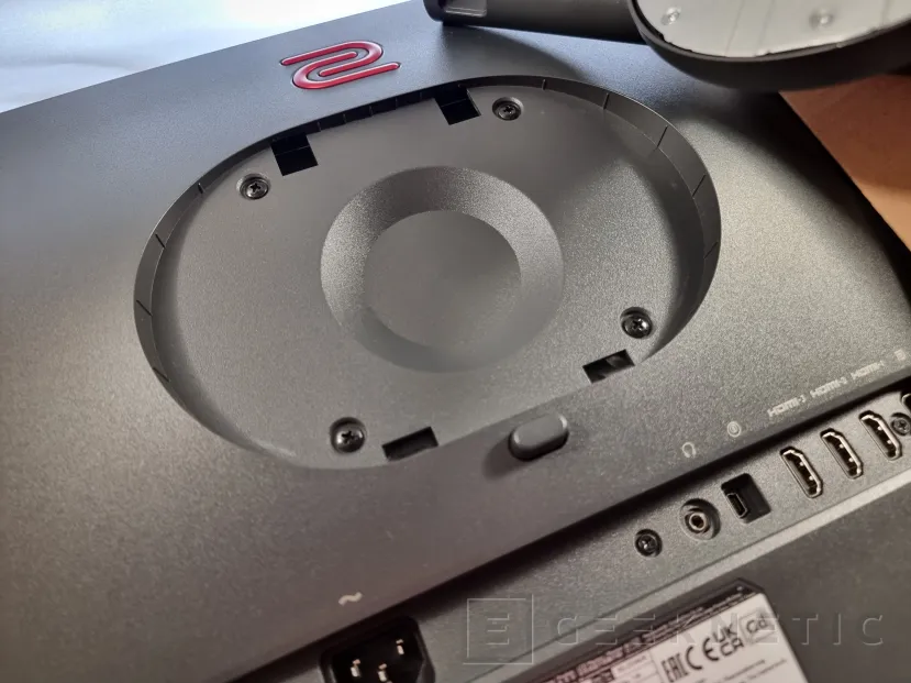 Geeknetic BenQ ZOWIE XL2546X Review 2