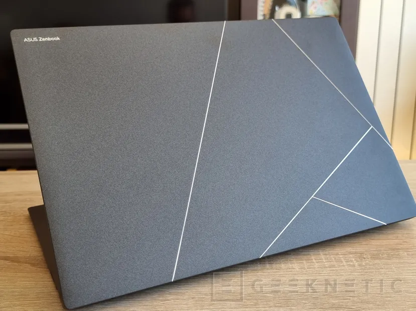 Geeknetic ASUS ZenBook S 16 UM5606 Review con AMD Ryzen AI 9 HX 370 3