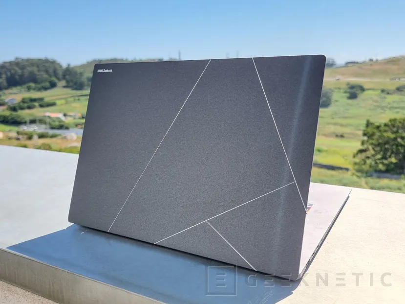 Geeknetic ASUS ZenBook S 16 UM5606 Review con AMD Ryzen AI 9 HX 370 51