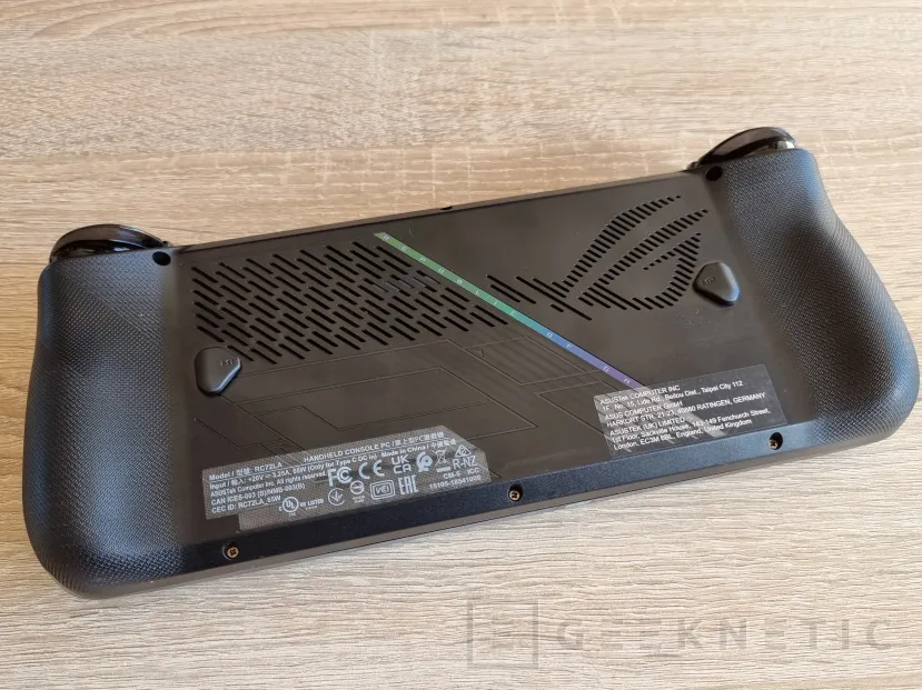 Geeknetic ASUS ROG Ally X Review 7