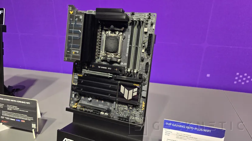 Geeknetic ASUS presenta sus placas base con chipset X870 y X870E para los nuevos AMD Ryzen 9000 Series 2