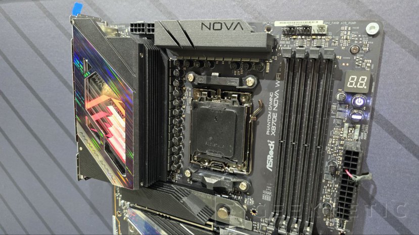 Geeknetic ASRock ha mostrado 6 modelos de placas con chipset X870/X870E durante este Gamescom 1