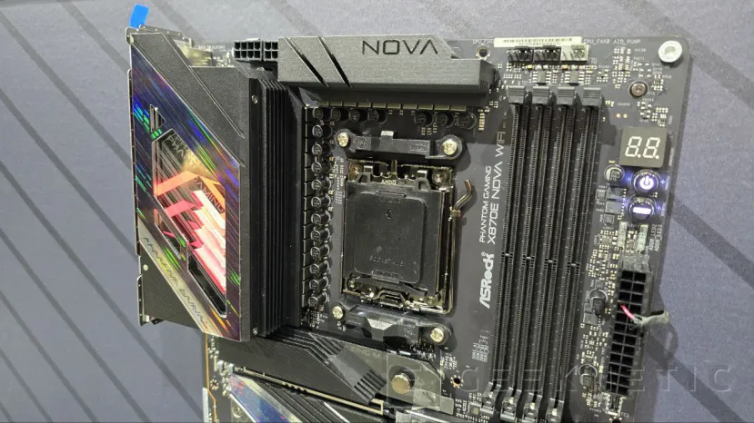 Geeknetic ASRock ha mostrado 6 modelos de placas con chipset X870/X870E durante este Gamescom 1