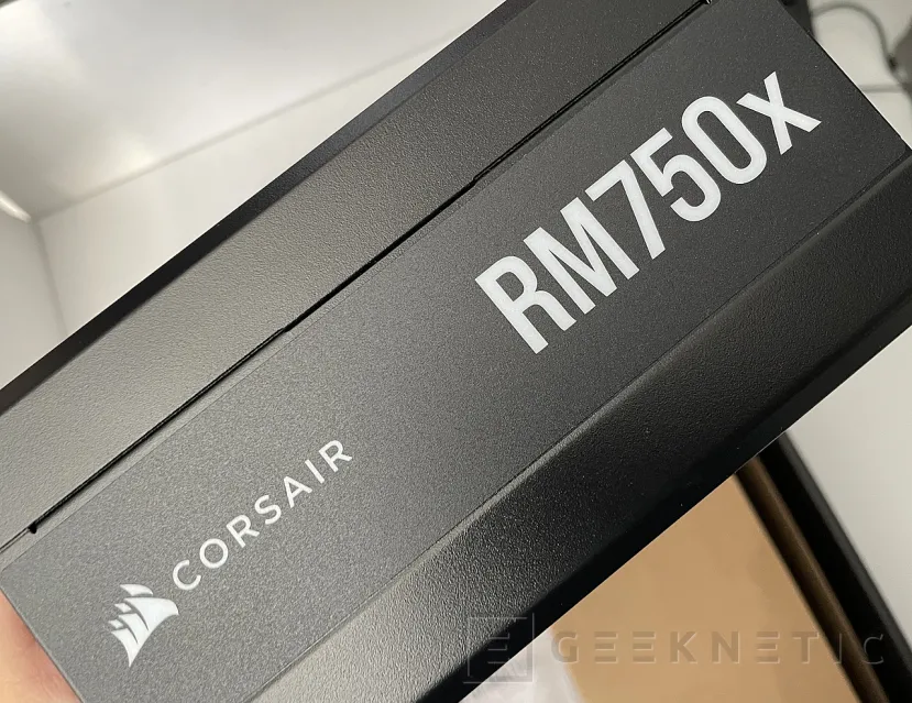 Geeknetic Corsair RMx Series RM750x 2024 Review 3