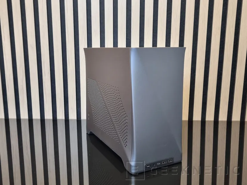 Geeknetic Fractal Design ERA 2 Review 3