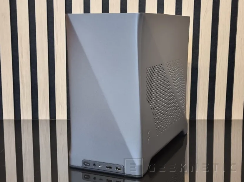 Geeknetic Fractal Design ERA 2 Review 2