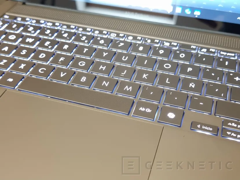 Geeknetic ASUS Zenbook S 14 UX5406SA Review con Core Ultra 7 256V  &quot;Lunar Lake&quot; 10