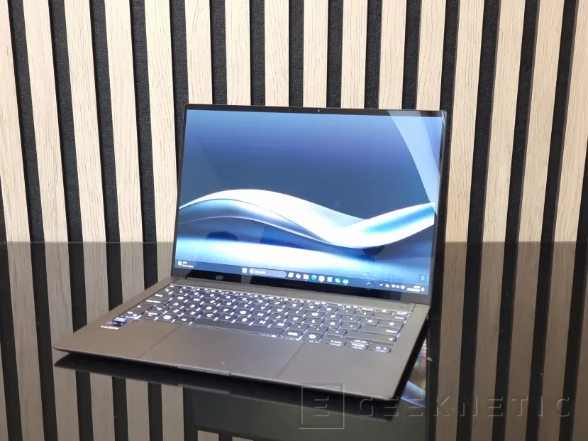 Geeknetic ASUS Zenbook S 14 UX5406SA Review con Core Ultra 7 256V  &quot;Lunar Lake&quot; 56