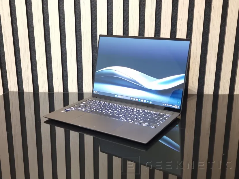 Geeknetic ASUS Zenbook S 14 UX5406SA Review con Core Ultra 7 256V  &quot;Lunar Lake&quot; 8