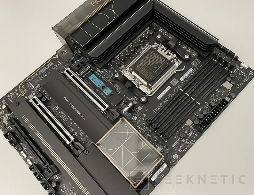 Geeknetic ASUS ProArt X870E-CREATOR WIFI Review 6