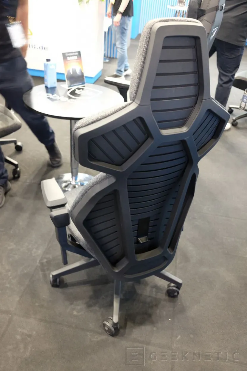 Geeknetic Noblechairs nos enseña su próxima silla ergonómica  DAWN 1