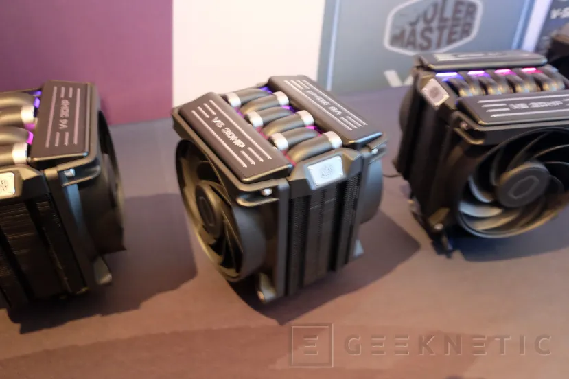 Geeknetic Cooler Master presenta los disipadores V Series con tecnología 3DHP que añade un tubo de calor directamente en la zona caliente de la CPU 3