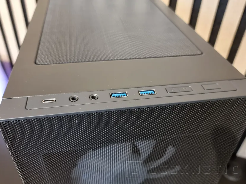 Geeknetic  PCSpecialist Nebula Elite Review con Core Ultra 7 265KF y RTX 4080 Super 9