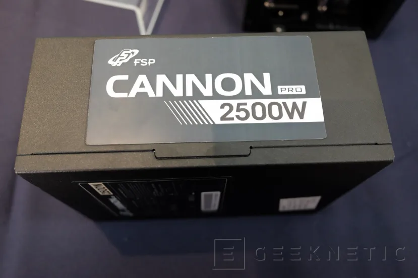 Geeknetic FSP CANNON PRO, la fuente de alimentación con 2.500 W y 4 conectores nativos 12V-2x6 ideal para Inteligencia Artificial 1