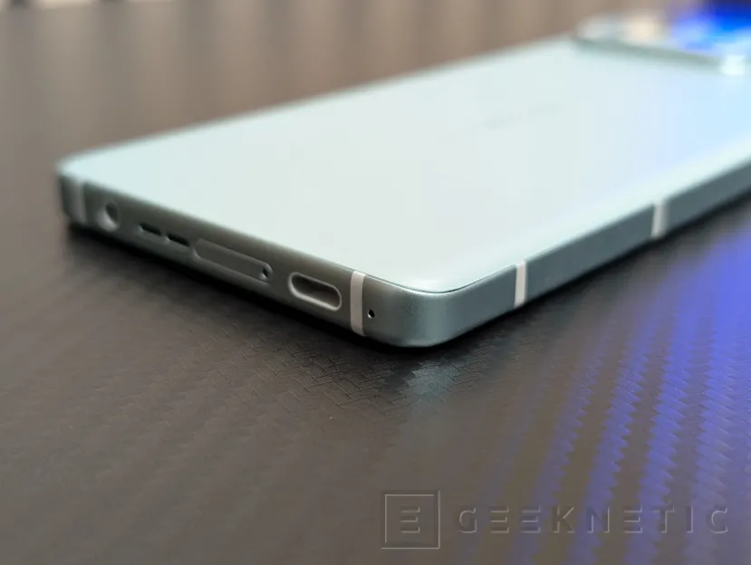 Geeknetic ASUS Zenfone 12 Ultra Review 4