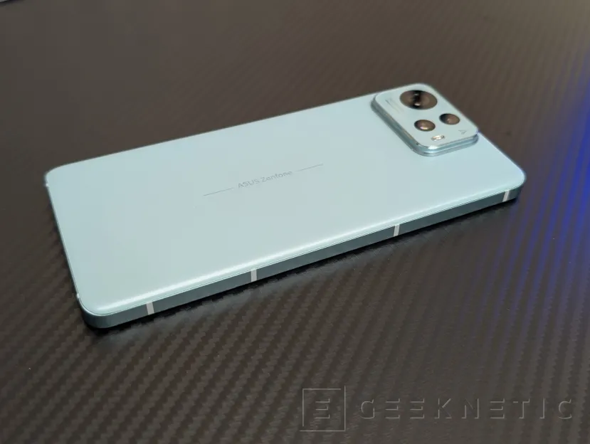 Geeknetic ASUS Zenfone 12 Ultra Review 3
