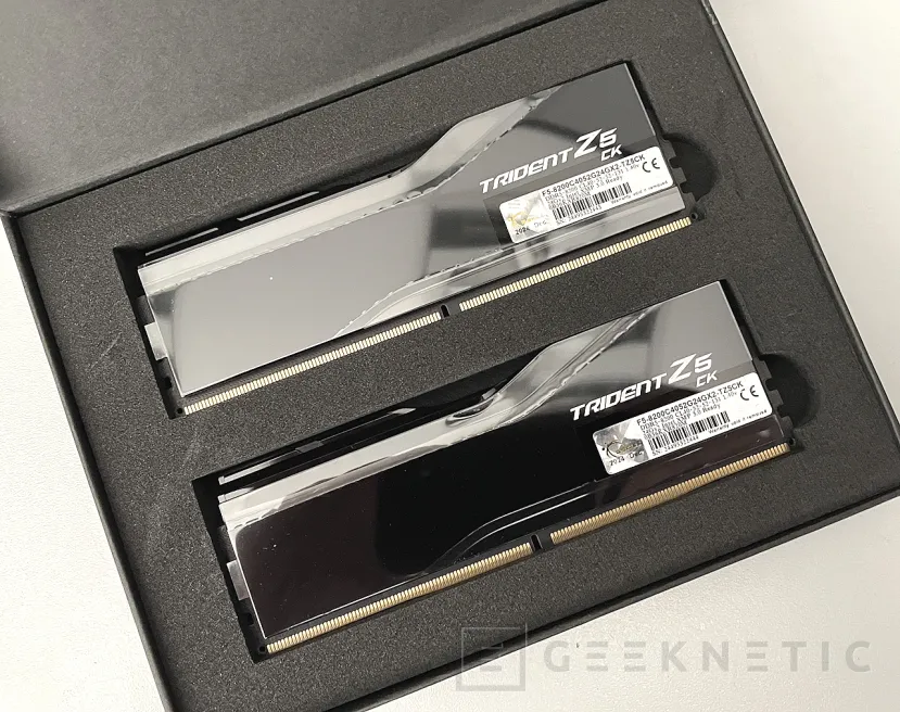 Geeknetic G.Skill Trident Z5 CK CUDIMM 48GB-8200MHz CL40 Review 3