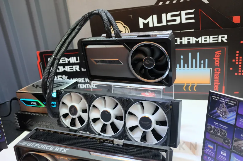 Geeknetic ASUS presenta las tarjetas gráficas RTX 5090 y RTX 5080 ROG Astral con 4 ventiladores 2