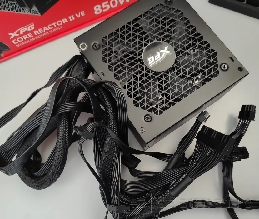 Geeknetic Potencia y Eficiencia: Así Rinden las 3 Nuevas Fuentes ATX 3.1 XPG de 850 W 2