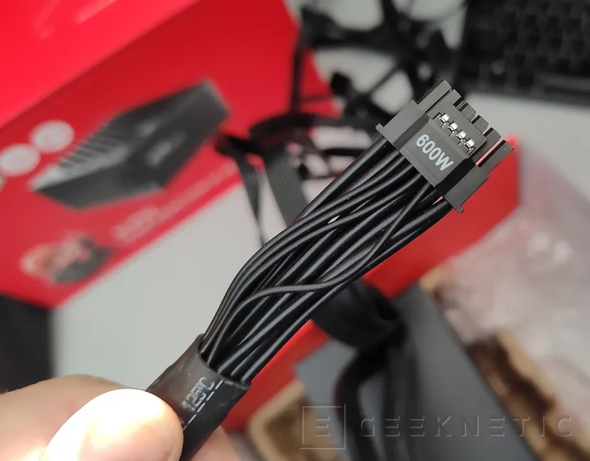 Geeknetic Potencia y Eficiencia: Así Rinden las 3 Nuevas Fuentes ATX 3.1 XPG de 850 W 9