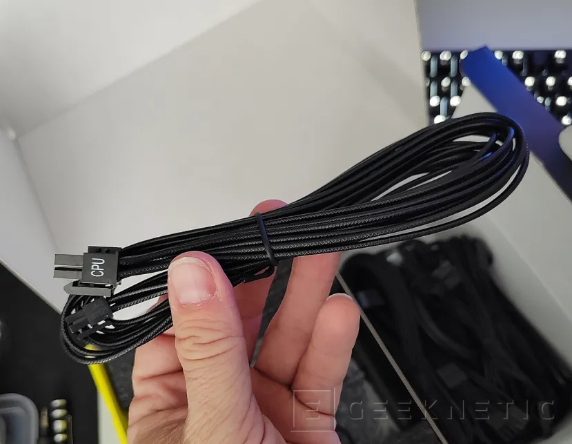 Geeknetic Corsair HX1000i SHIFT Series Review 13