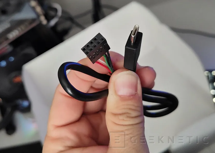 Geeknetic Corsair HX1000i SHIFT Series Review 19