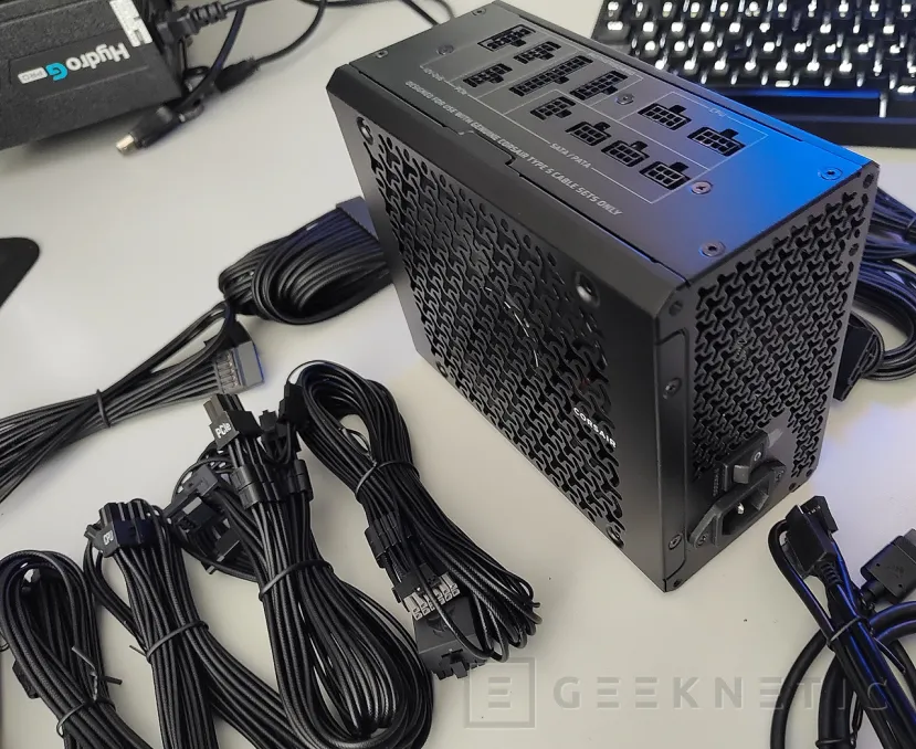 Geeknetic Corsair HX1000i SHIFT Series Review 11