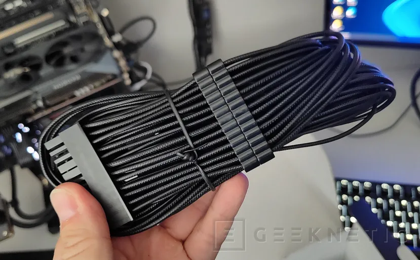 Geeknetic Corsair HX1000i SHIFT Series Review 15