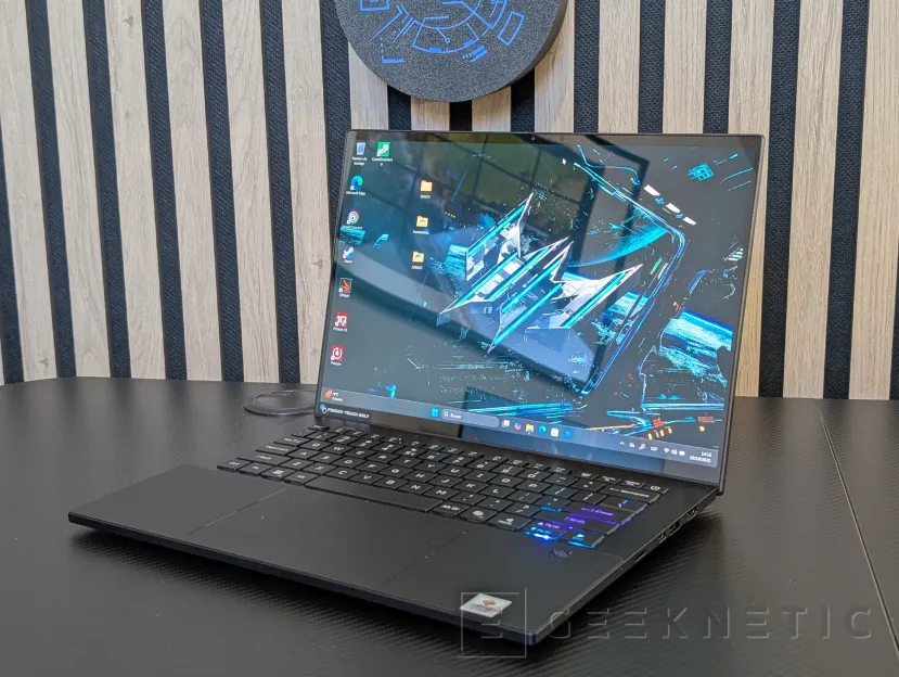 Geeknetic Acer Predator Triton 14 AI Review 5