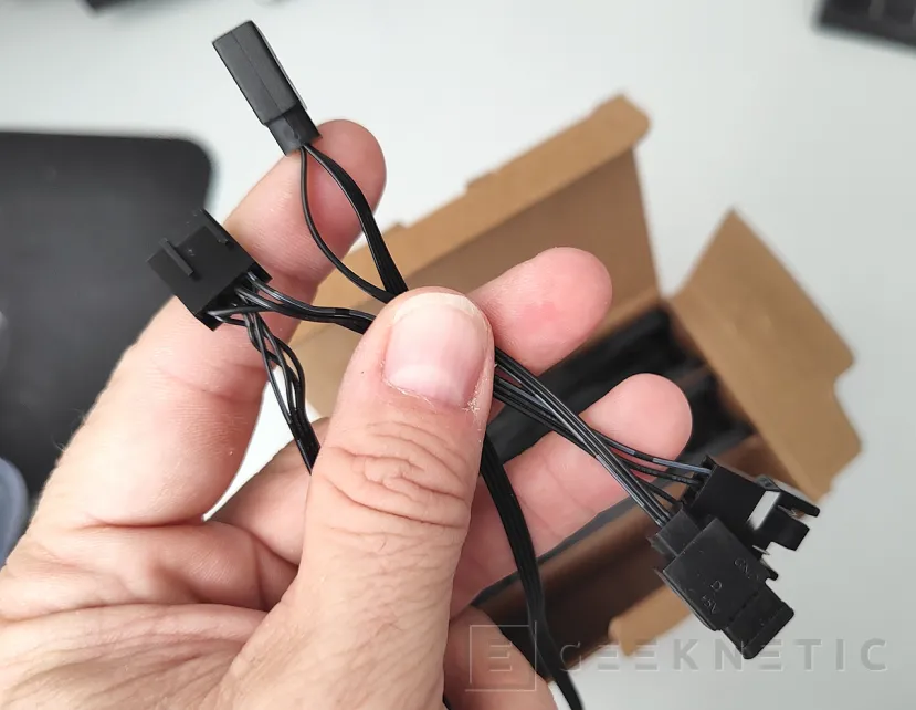 Geeknetic Arctic P12 Pro Reverse A-RGB Review 11