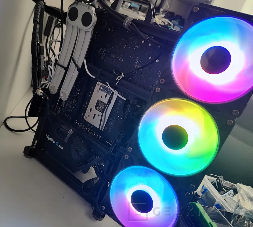 Geeknetic Arctic P12 Pro Reverse A-RGB Review 20