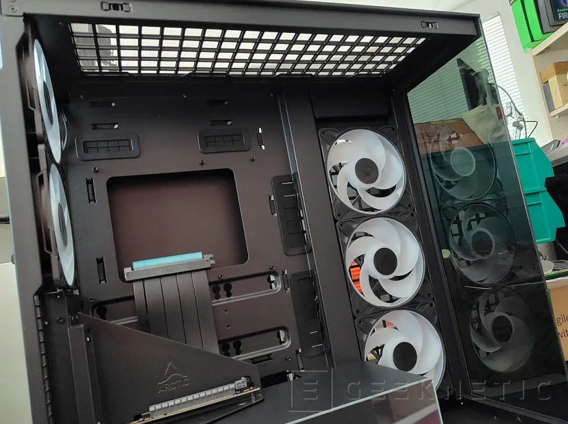 Geeknetic Arctic P12 Pro Reverse A-RGB Review 14