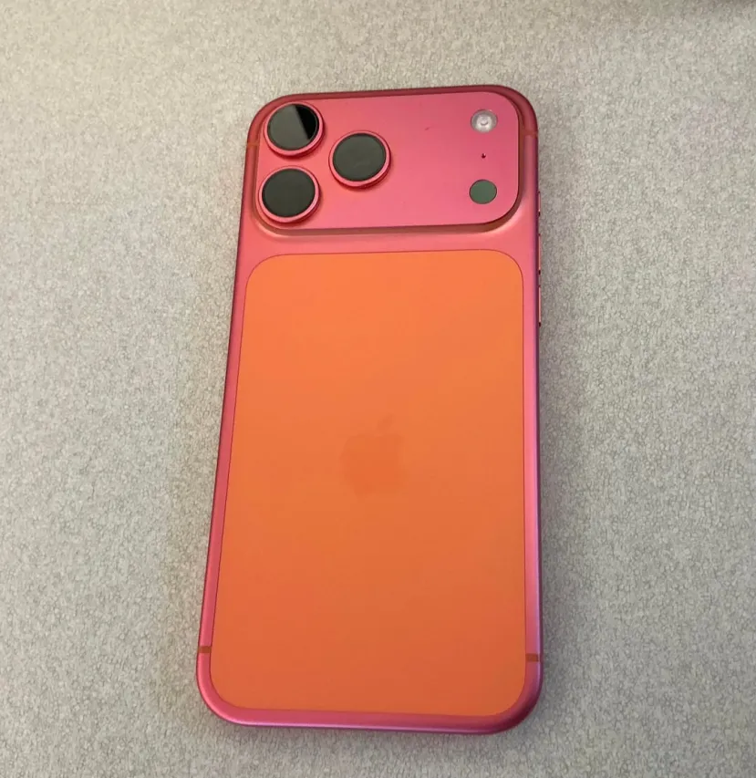 Geeknetic Algunos iPhone 17 Pro Naranja Cósmico se están convirtiendo en color Rose Gold 1