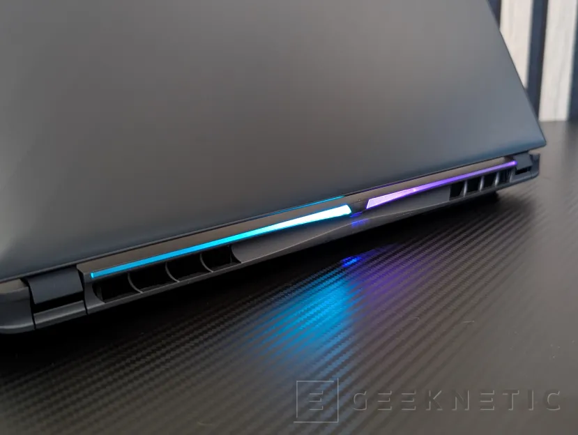 Geeknetic AORUS Elite 16 AE6H Review 1