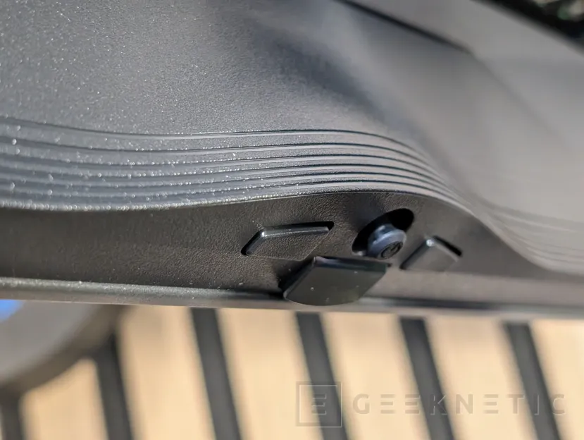 Geeknetic AORUS FO27Q5P Review 7