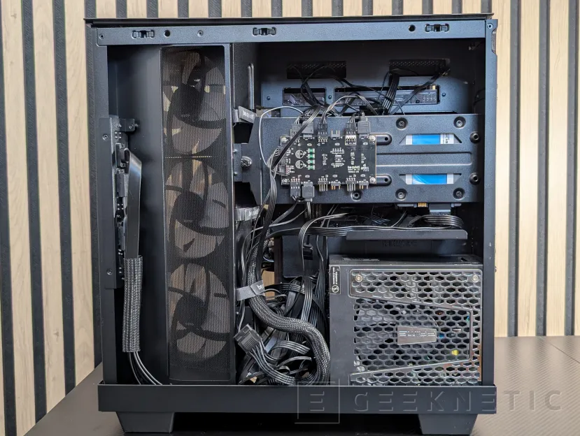 Geeknetic be quiet! Light Base 500 LX Review 19