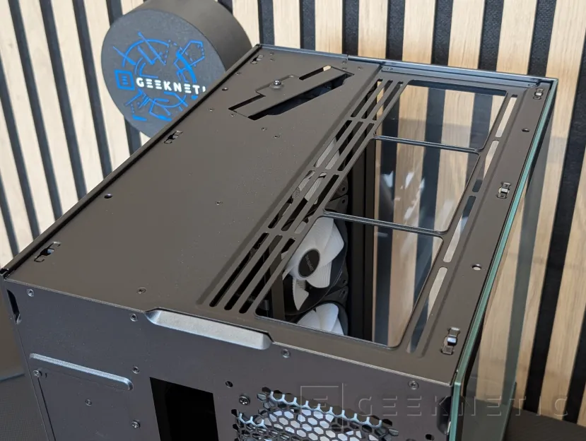 Geeknetic be quiet! Light Base 500 LX Review 10