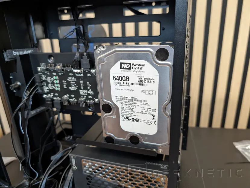 Geeknetic be quiet! Light Base 500 LX Review 15