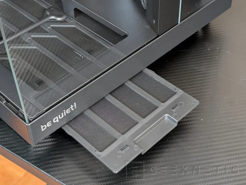 Geeknetic be quiet! Light Base 500 LX Review 12