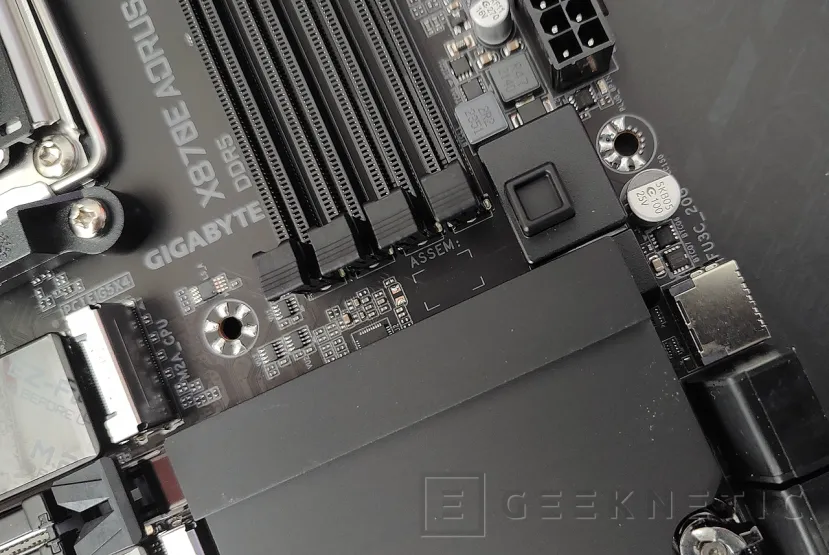 Geeknetic Gigabyte X870E AORUS ELITE X3D Review 13