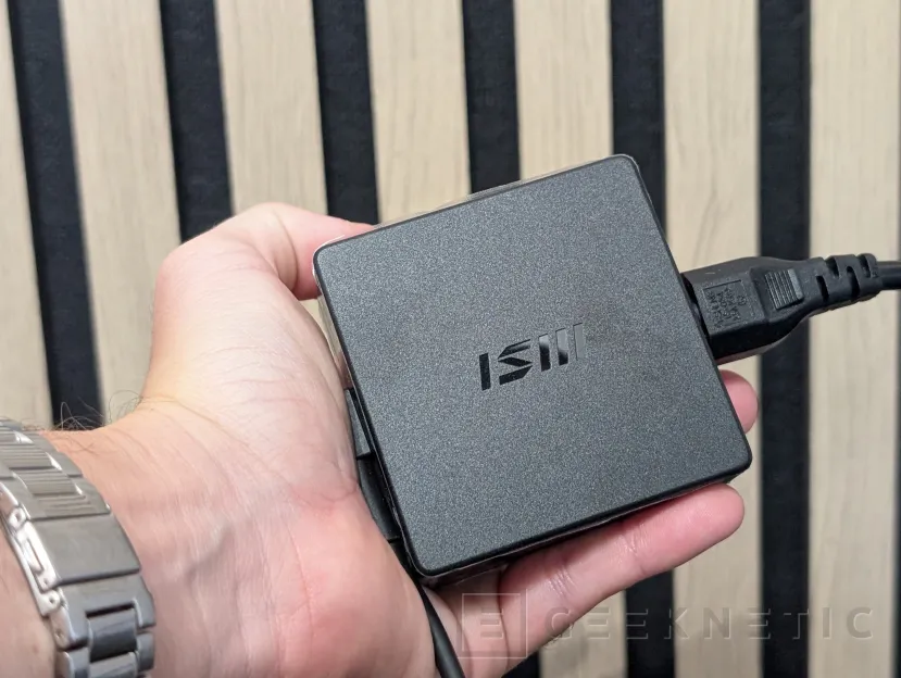 Geeknetic MSI Prestige A16 AI+ A3XMG Review 16