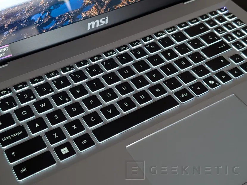 Geeknetic MSI Prestige A16 AI+ A3XMG Review 6