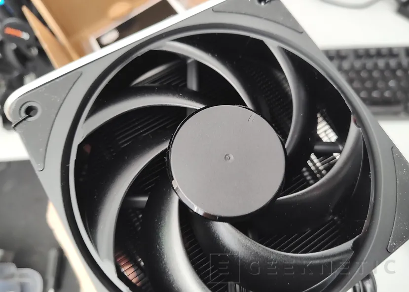 Geeknetic Cooler Master V4 Alpha 3DHP Black Review 13