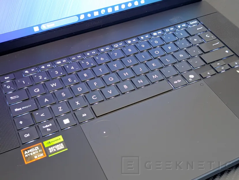 Geeknetic ASUS ProArt P16 OLED H7606WX Review 7