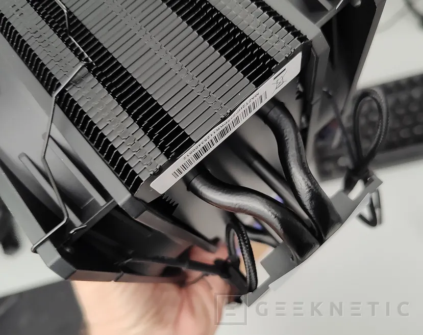 Geeknetic Cooler Master V4 Alpha 3DHP Black Review 7