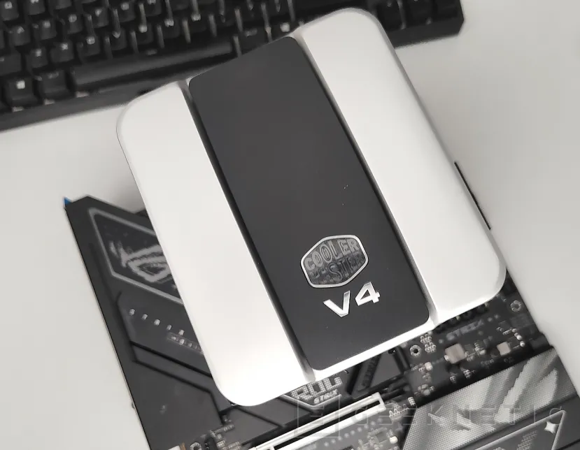 Geeknetic Cooler Master V4 Alpha 3DHP Black Review 6